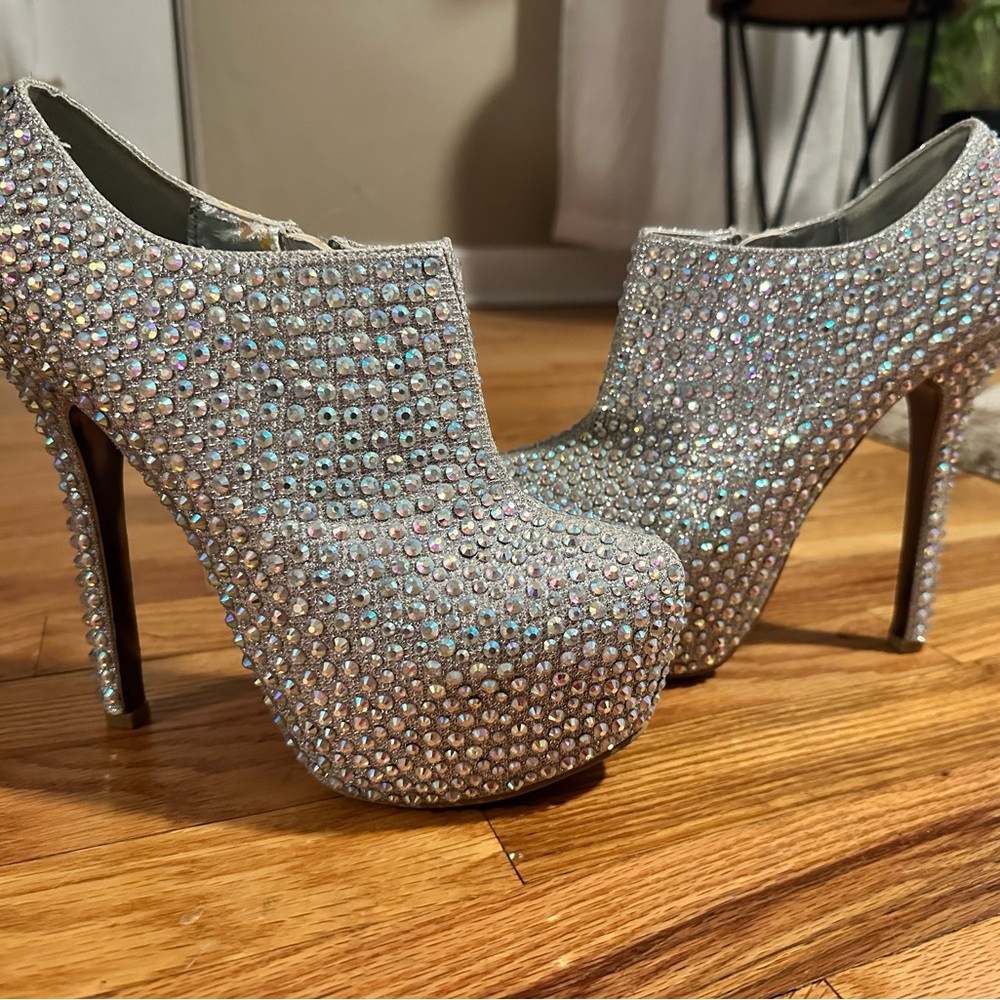 Beautiful Rhinestone Bling bootie heels